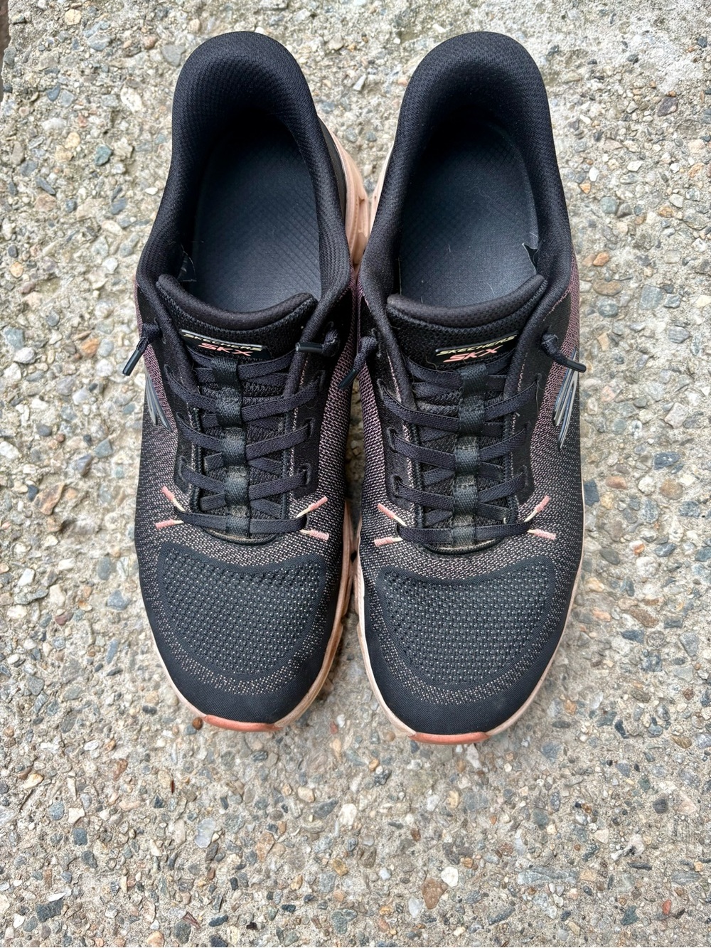 Women’s Black Skechers Slip-Ins Arch Fit Shoes with Peach Accent size 9.5